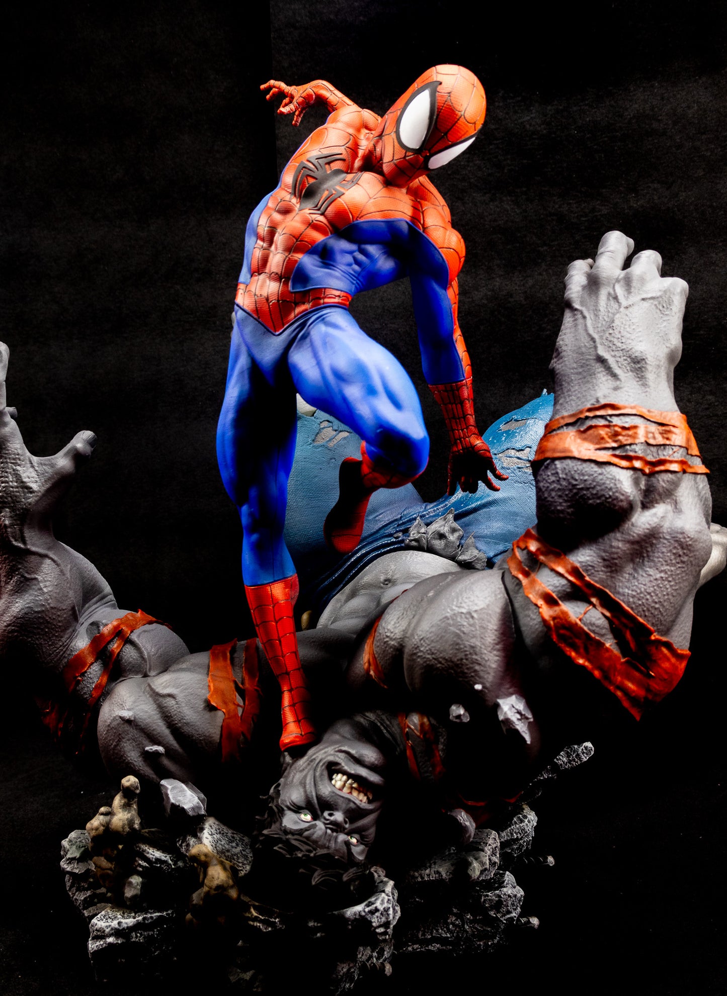 Arachnid vs Giant Resin Fan Art Sculpture (Zez)