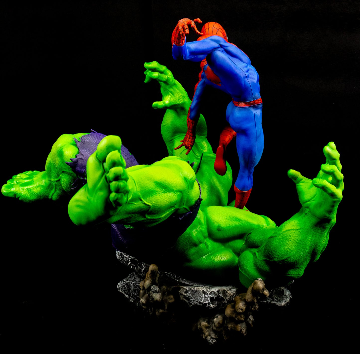 Arachnid vs Giant Resin Fan Art Sculpture (Zez)