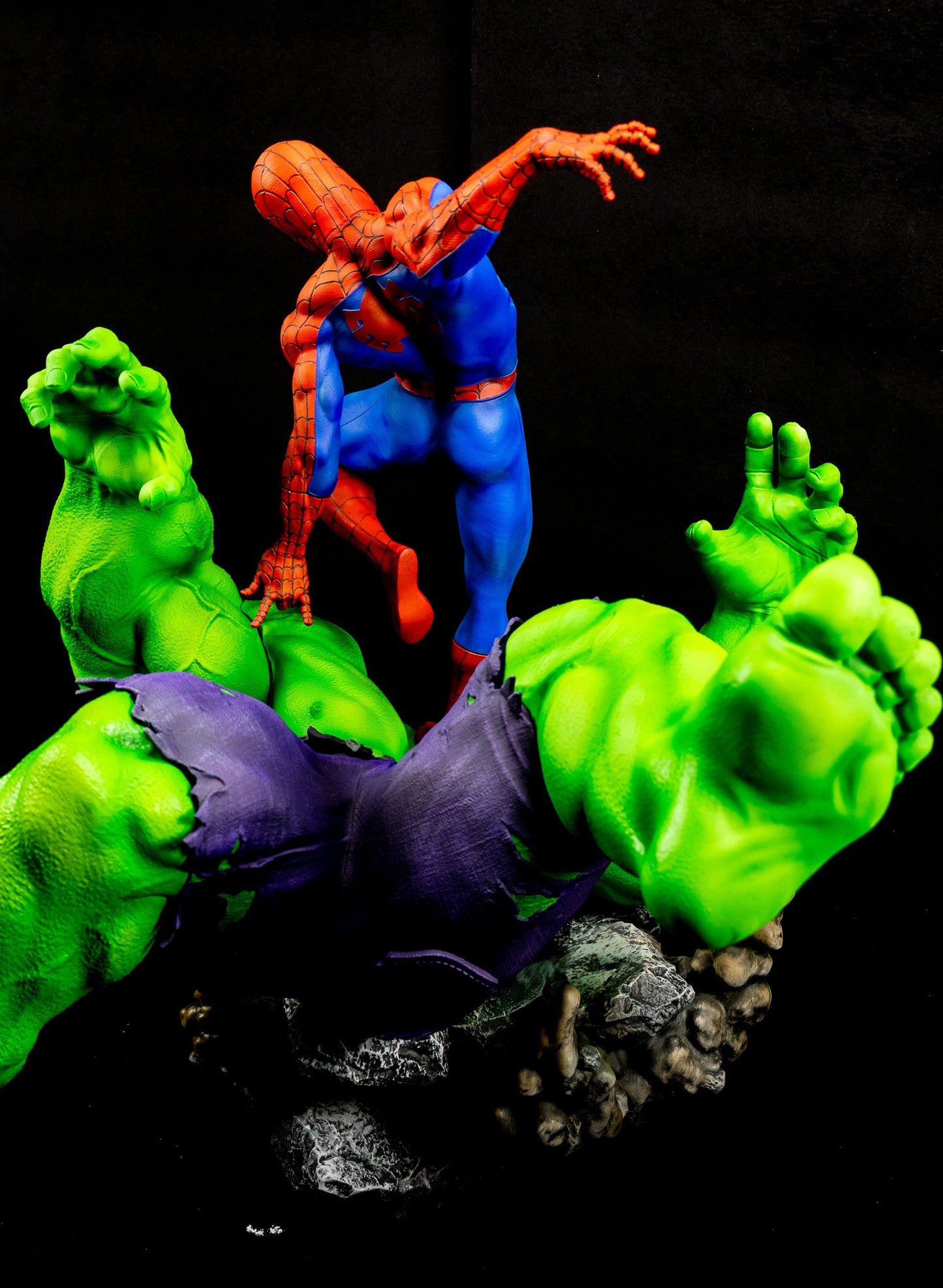 Arachnid vs Giant Resin Fan Art Sculpture (Zez)