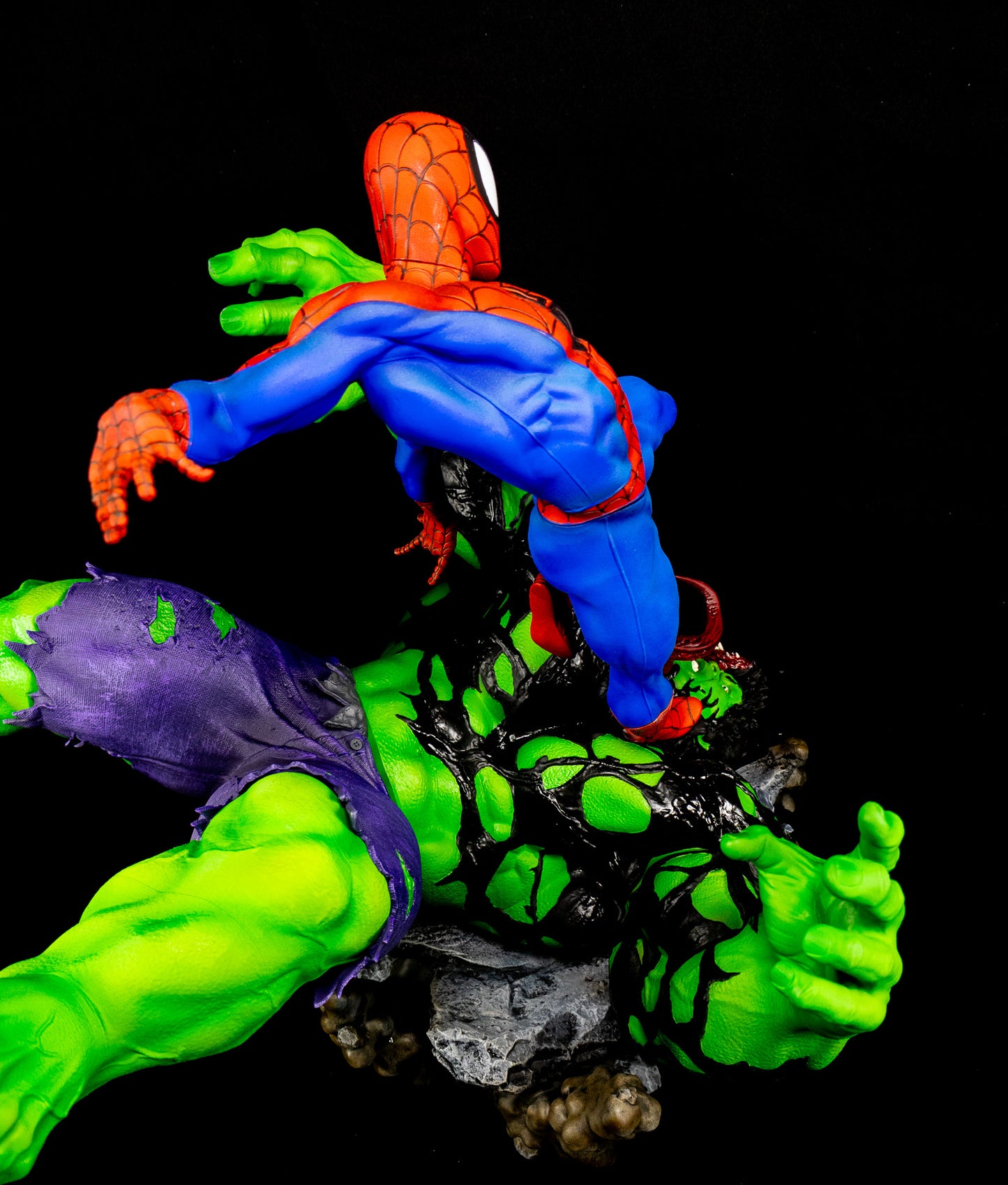 Arachnid vs Giant Resin Fan Art Sculpture (Zez)