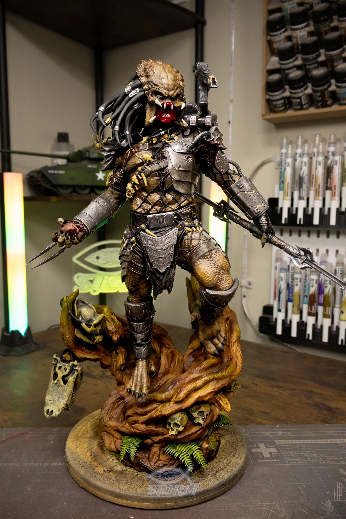 Deadly Alien Warrior Resin Fan Art - MTO (ZEZ)